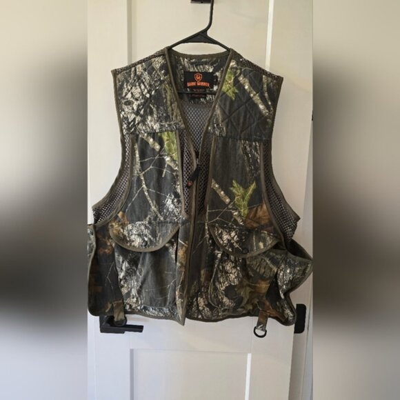 Men's Game Winner Camo Hunting Vest with Pockets - Picture 1 of 4